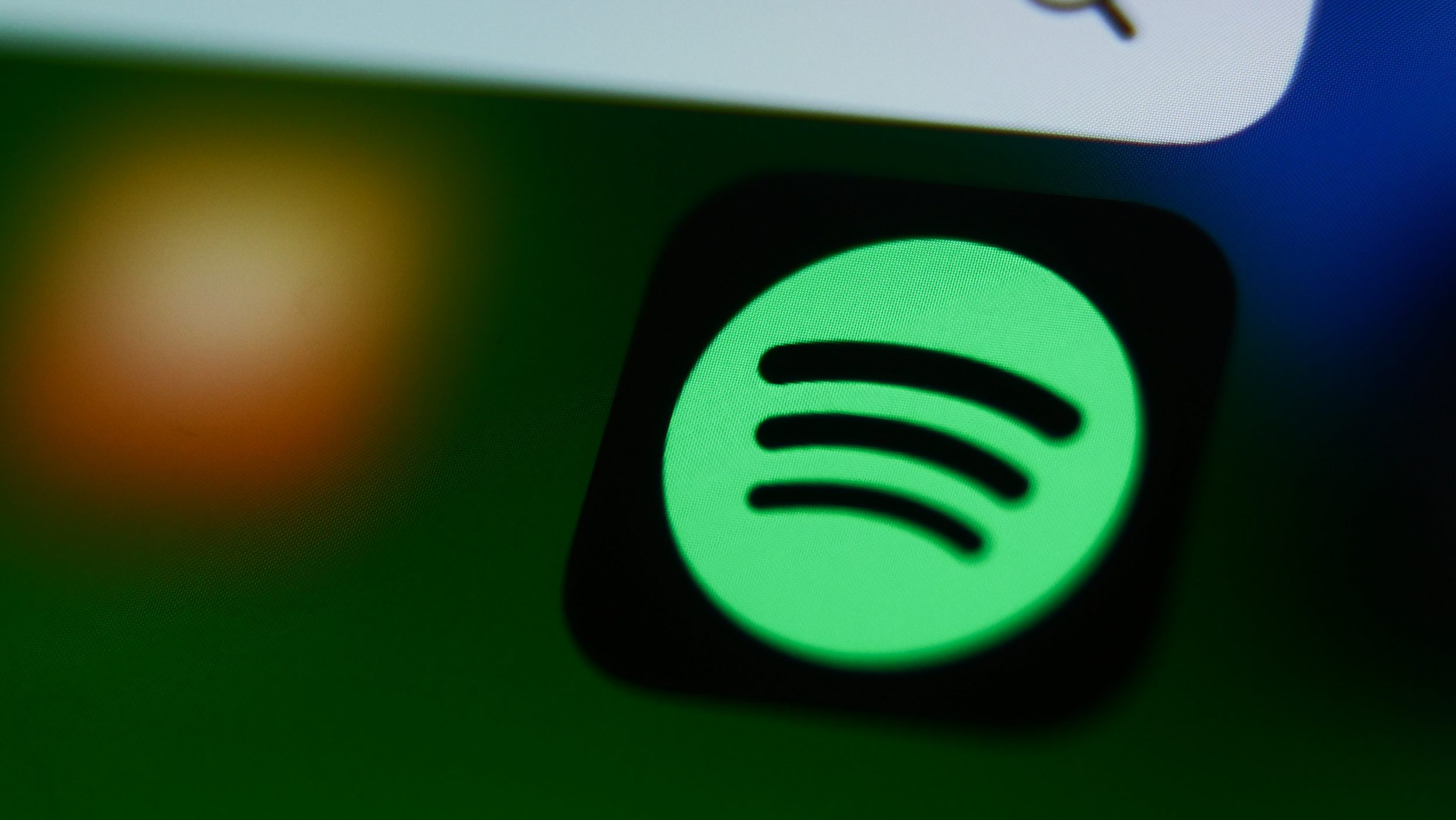 spotify-app-GettyImages-1689920063-e1702479483636.jpeg