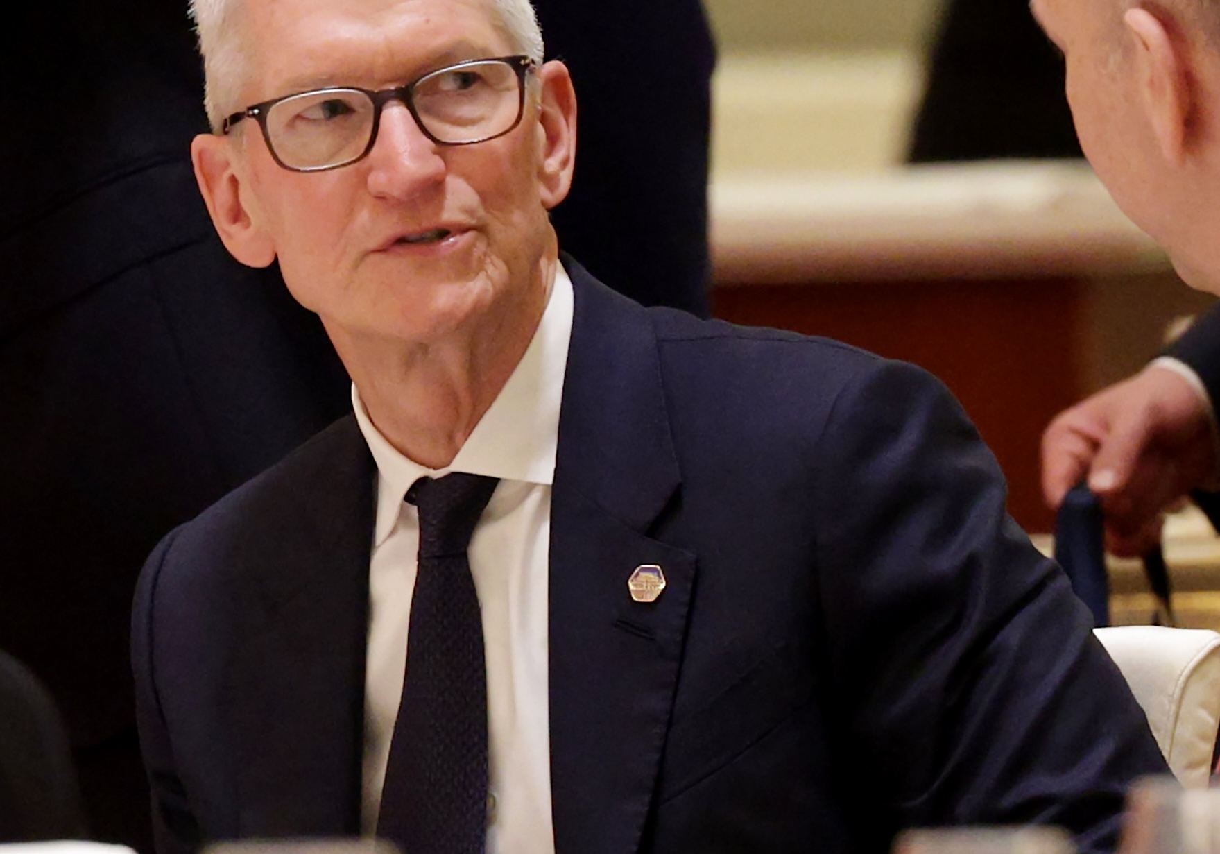 tim-cook-china-pin.jpg