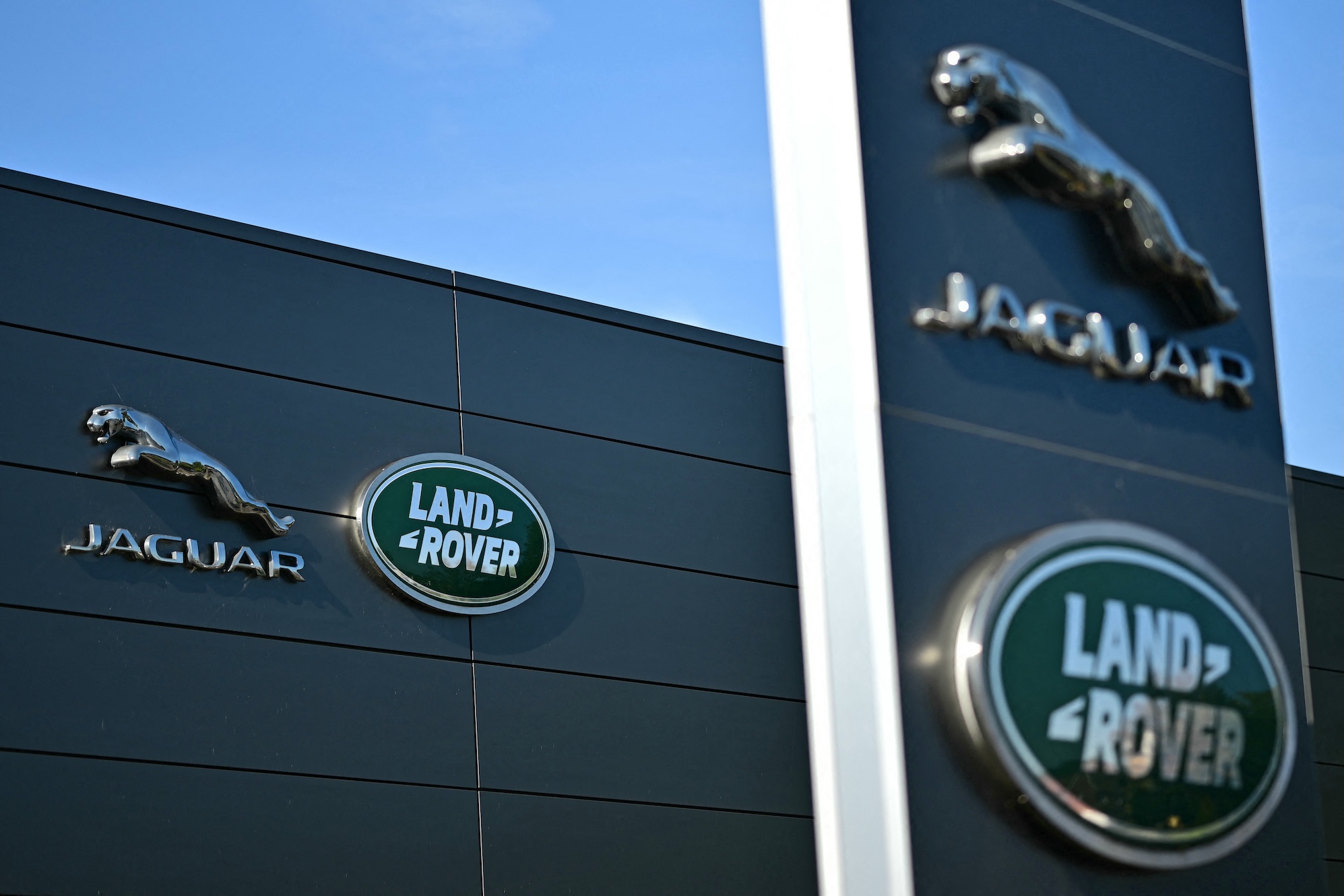 jaguar-land-rover-2237709045.jpg