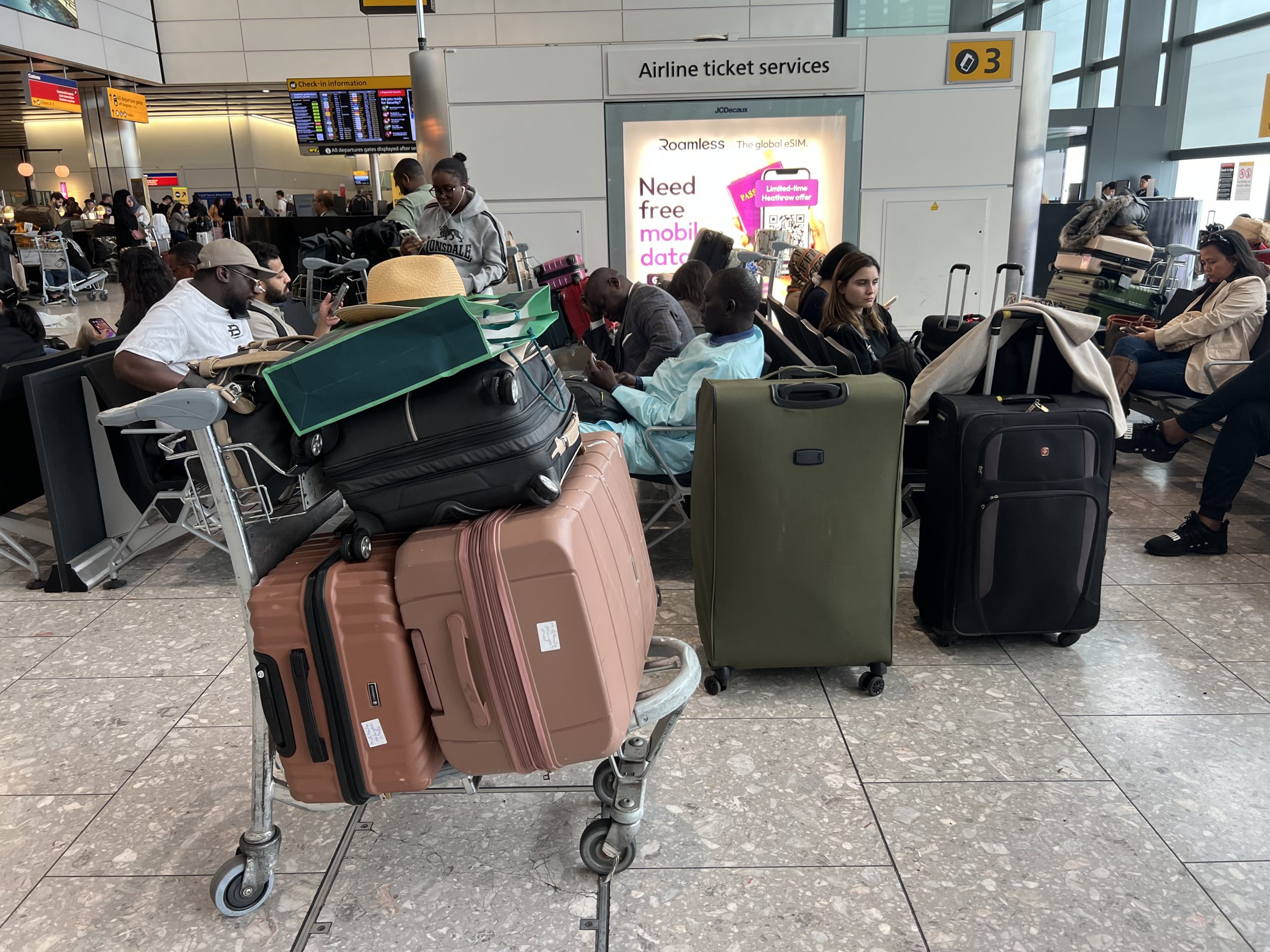 london-heathrow-disruptions.jpg